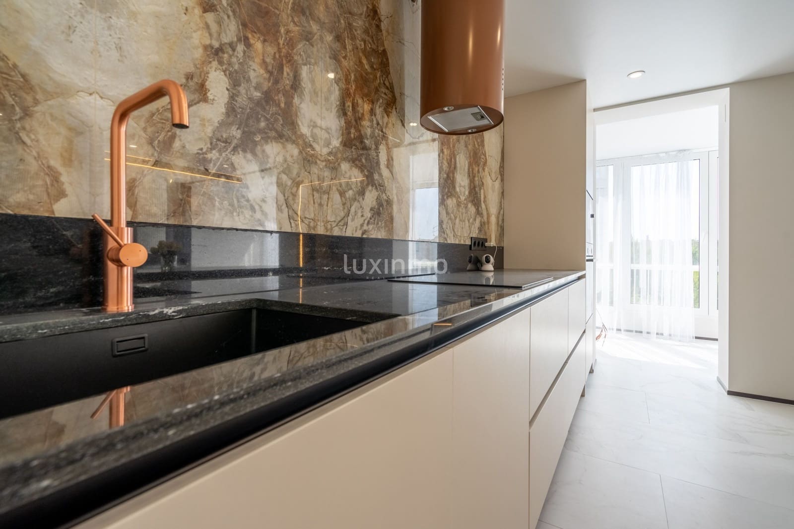 3 bedroom Apartment for sale in Alicante / Alacant city with garage - € 420,000 (Ref: 9475839)