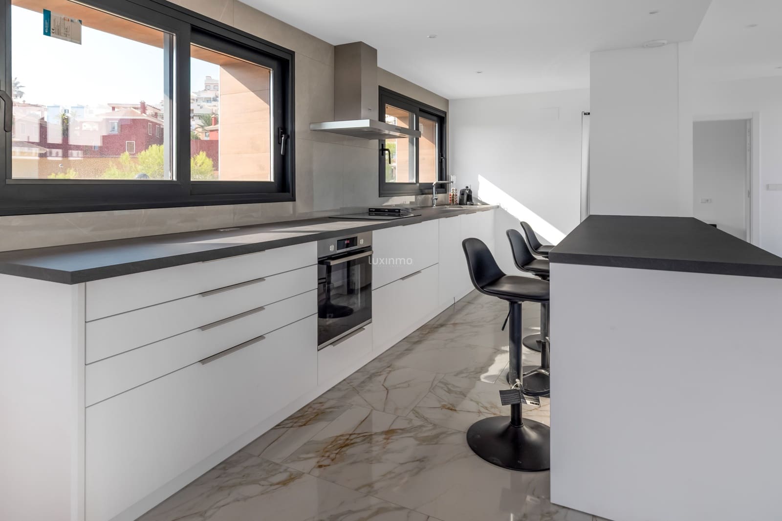 4 Zimmer Villa zu verkaufen in Finestrat mit Pool Garage - 920.000 € (Ref: 9475843)