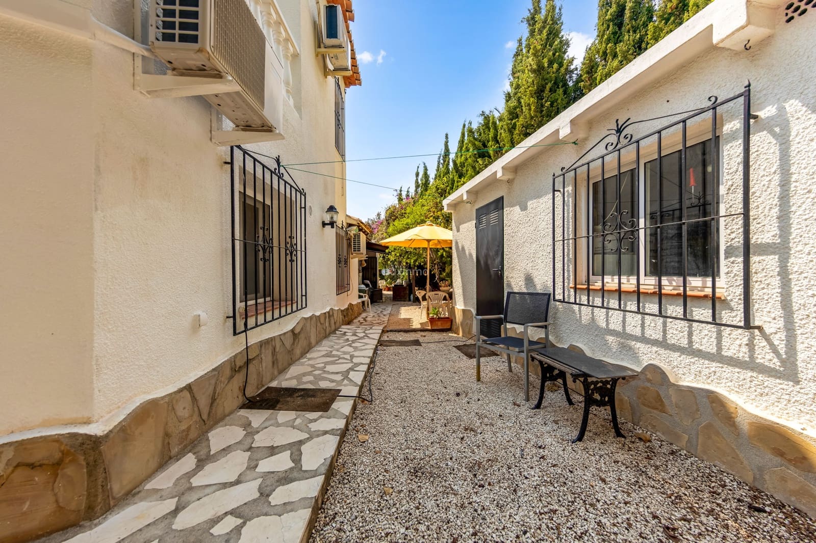 4 Zimmer Villa zu verkaufen in Moraira mit Pool Garage - 895.000 € (Ref: 9475848)