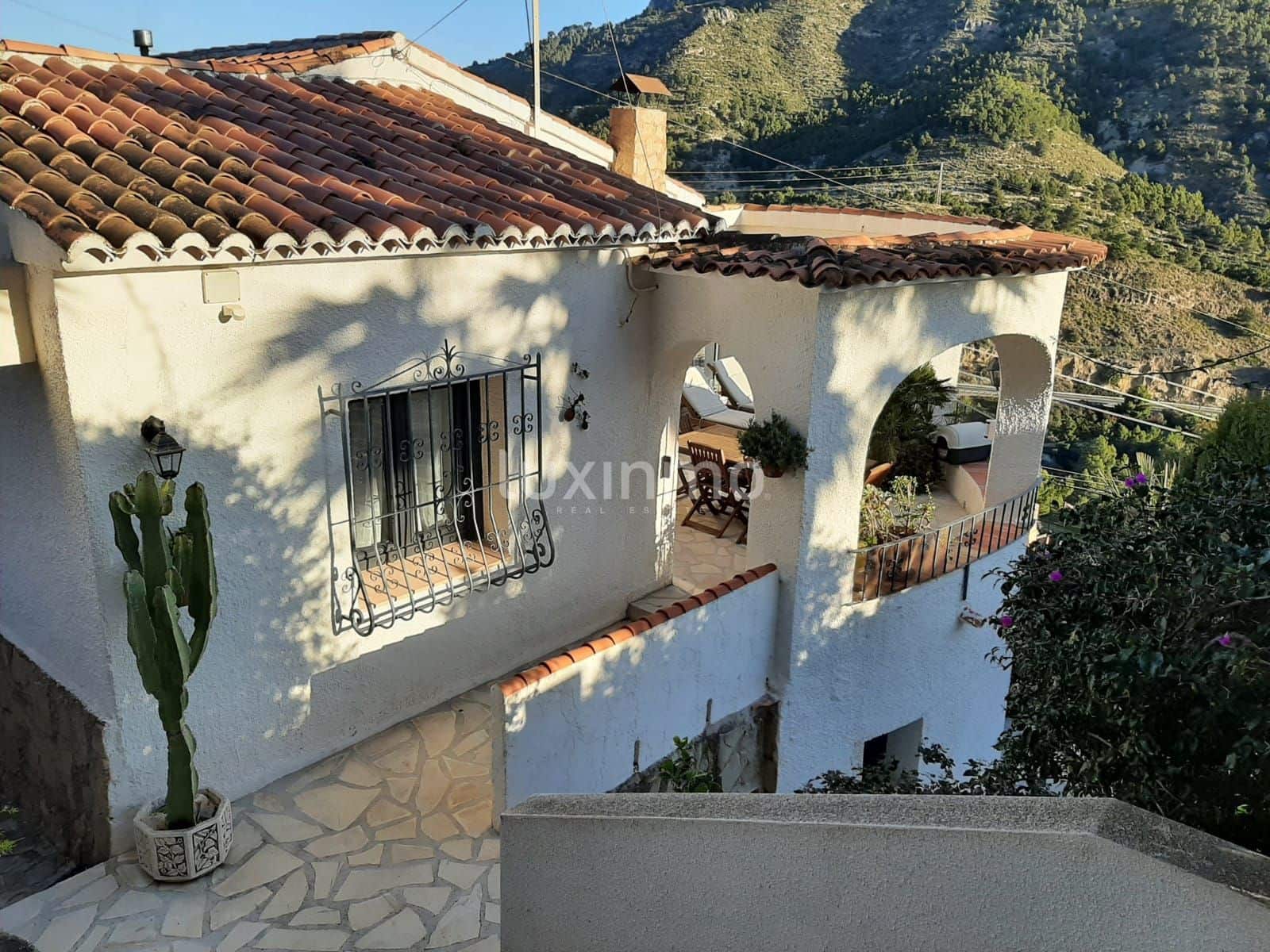 Chalet de 4 habitaciones en Calpe / Calp en venta con piscina garaje - 580.000 € (Ref: 9475877)