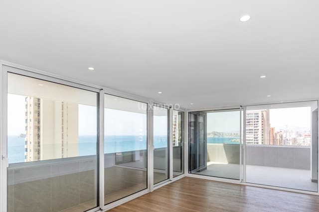 Apartamento de 3 habitaciones en Benidorm en venta con piscina - 820.000 € (Ref: 9478640)