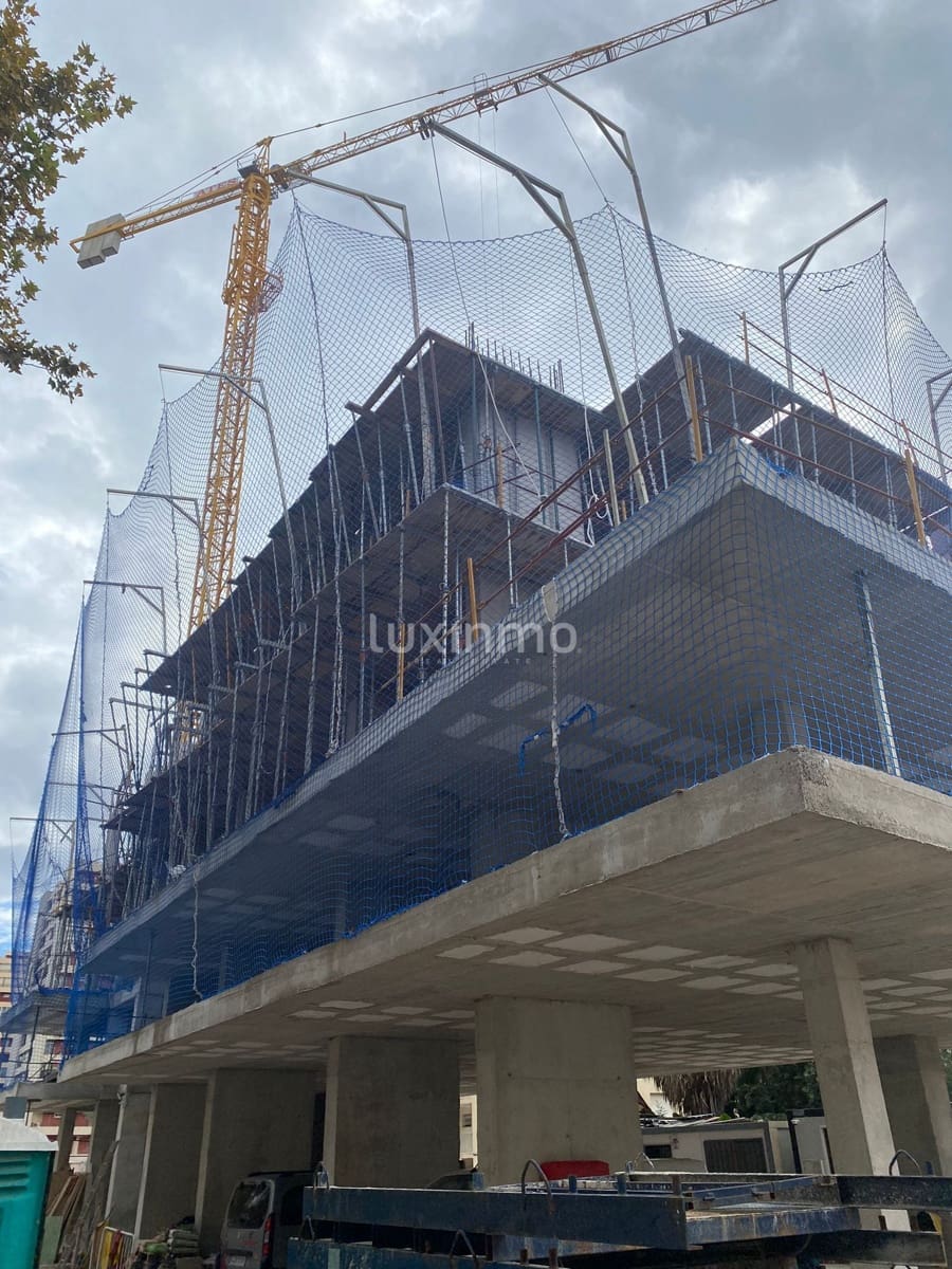 Apartamento de 3 habitaciones en Benidorm en venta con piscina - 820.000 € (Ref: 9478640)