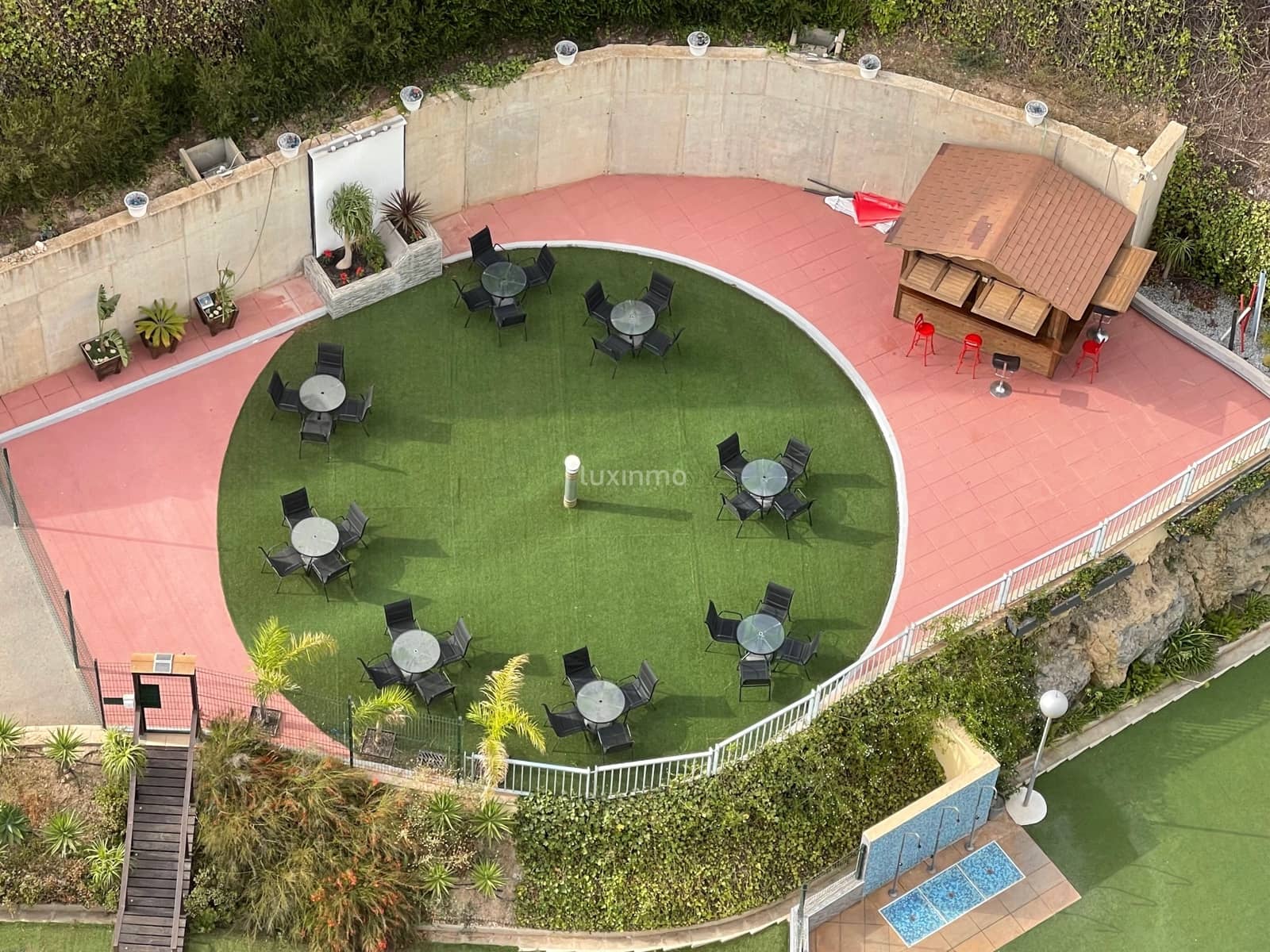 2 bedroom Apartment for sale in Benidorm with pool garage - € 329,000 (Ref: 9479024)