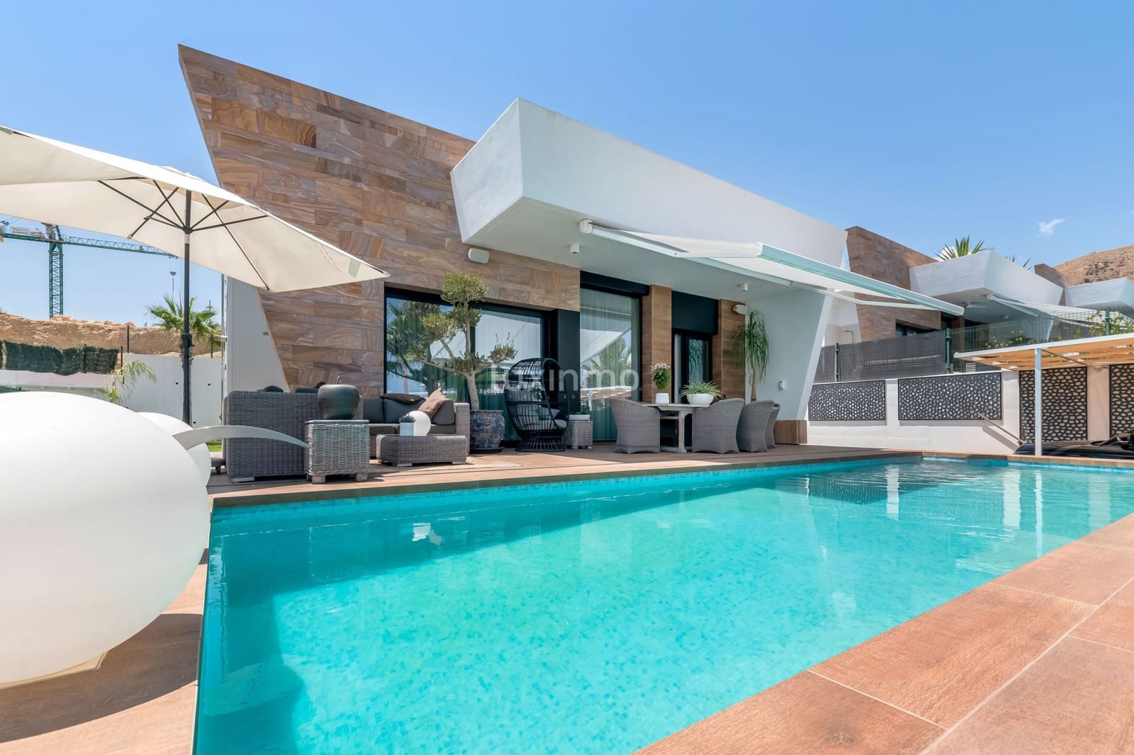 2 slaapkamer Villa te koop in Finestrat met zwembad garage - € 680.000 (Ref: 9479033)