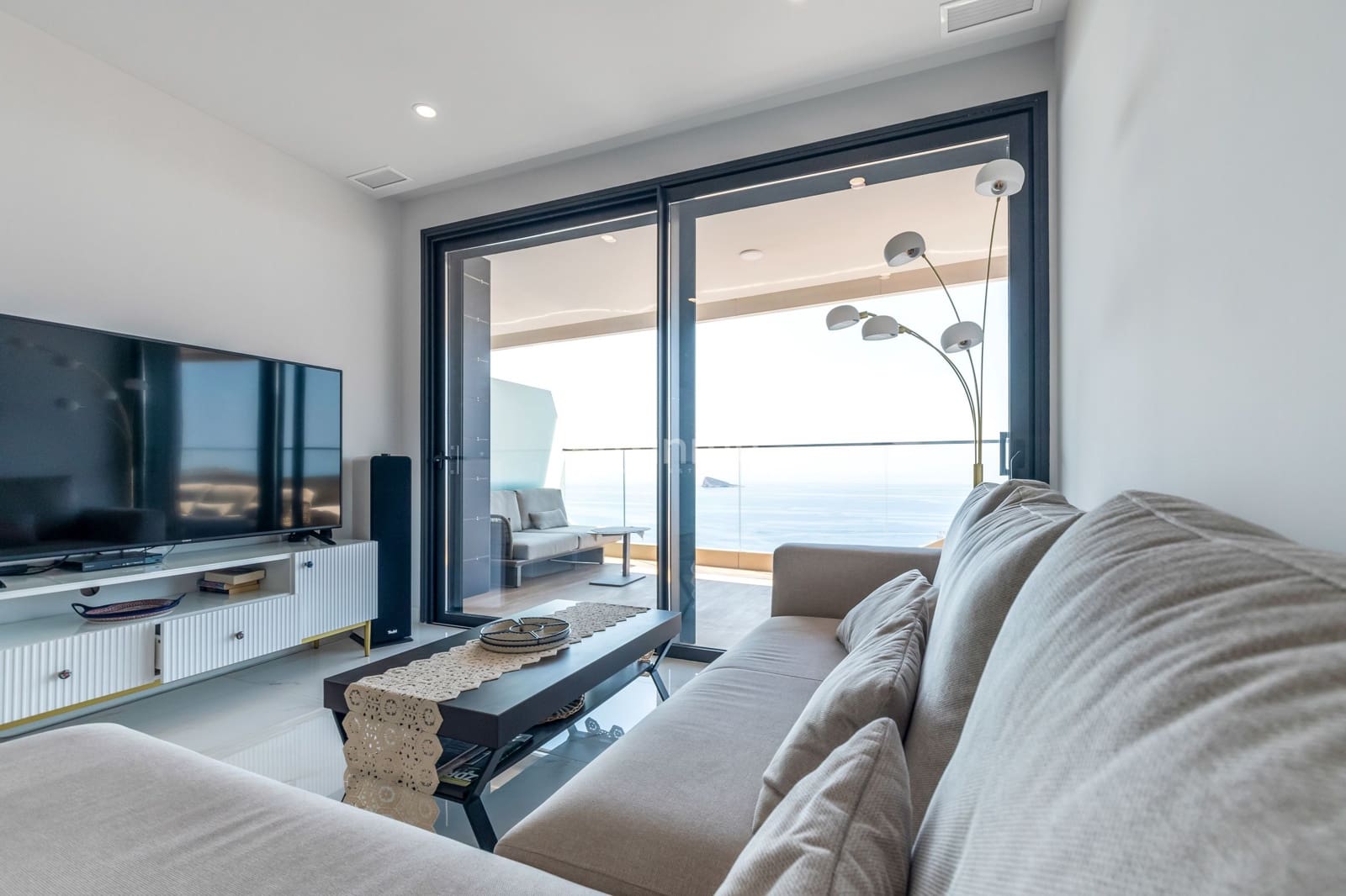 3 bedroom Apartment for sale in Benidorm with pool garage - € 789,000 (Ref: 9479037)