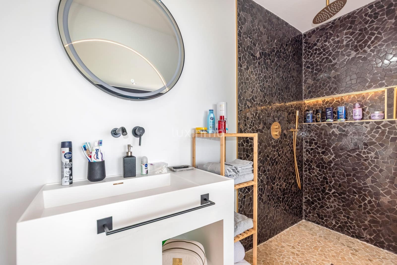 2 bedroom Apartment for sale in La Villajoyosa / Vila Joiosa with pool - € 355,000 (Ref: 9479056)