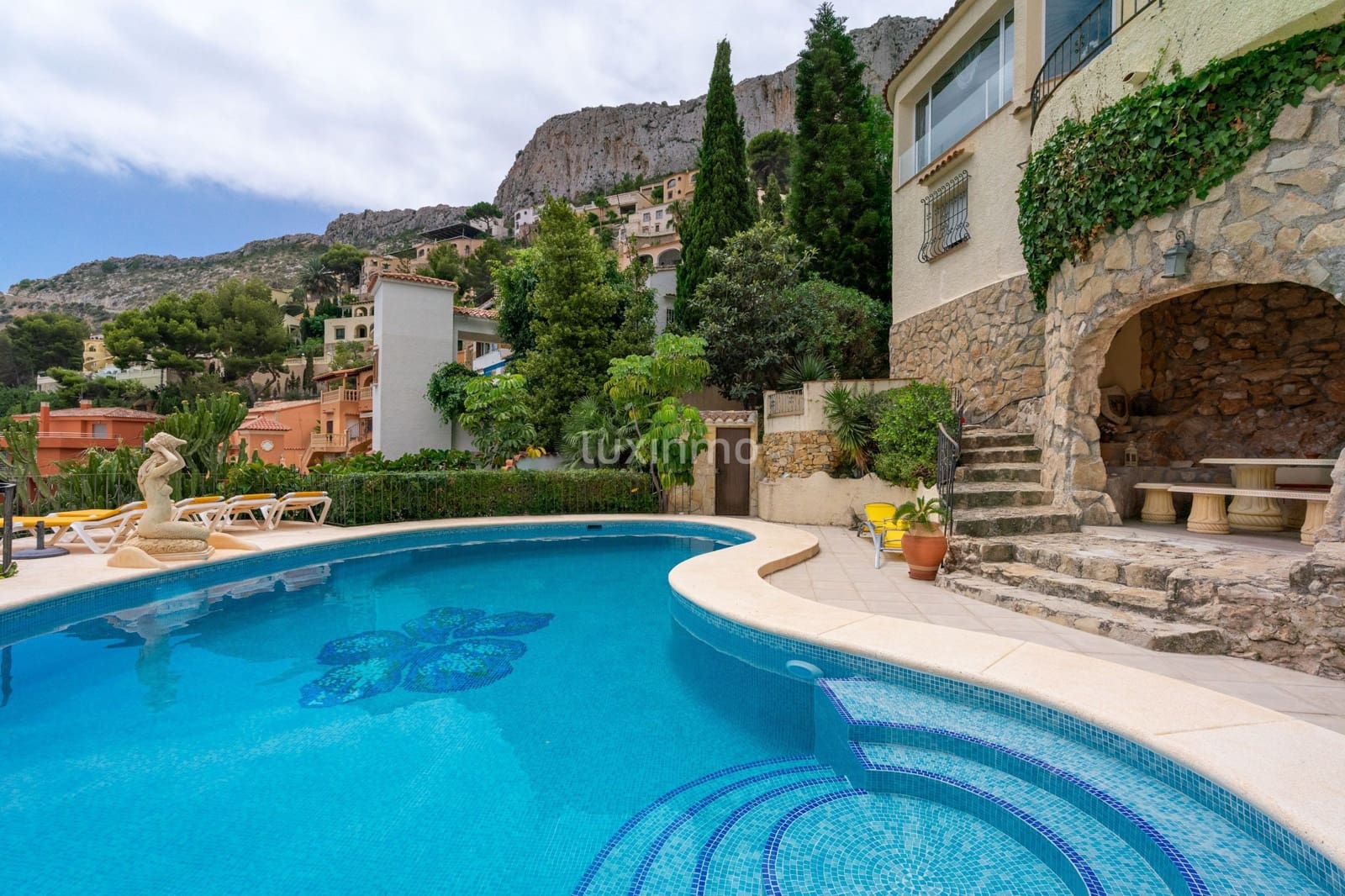 3 bedroom Villa for sale in Calpe / Calp with pool garage - € 765,000 (Ref: 9479061)