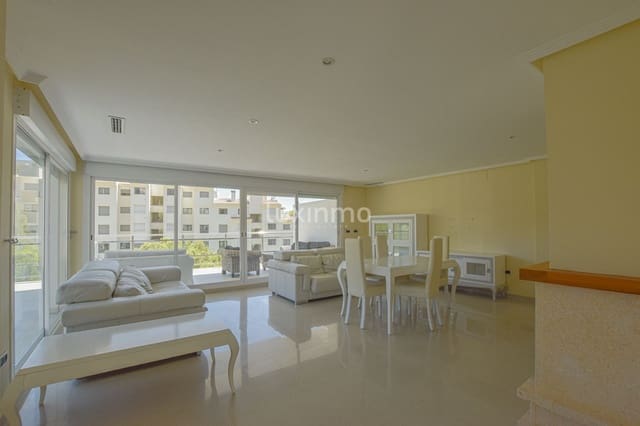 Adosado de 5 habitaciones en Altea en venta con piscina garaje - 550.000 € (Ref: 9480853)