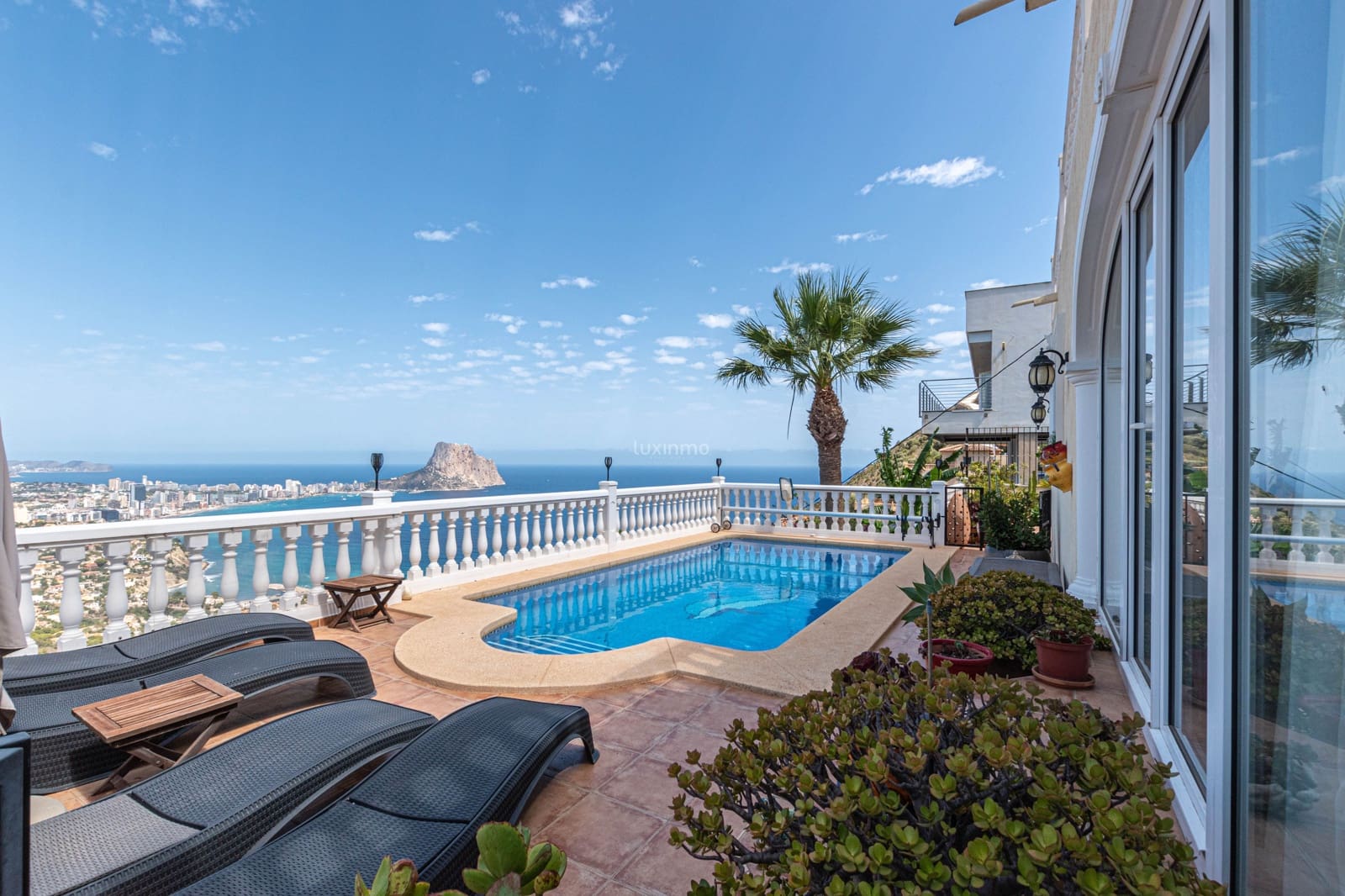 3 bedroom Villa for sale in Calpe / Calp with pool garage - € 699,000 (Ref: 9480860)