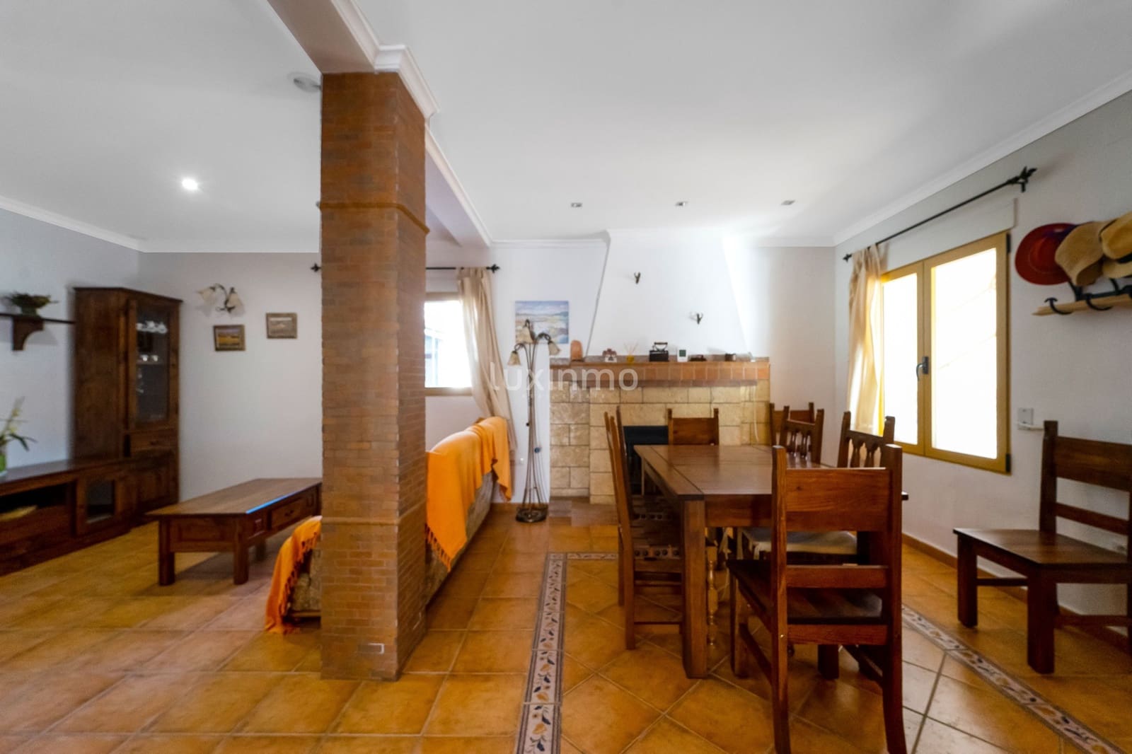 5 bedroom Villa for sale in Calpe / Calp with pool garage - € 649,000 (Ref: 9480871)