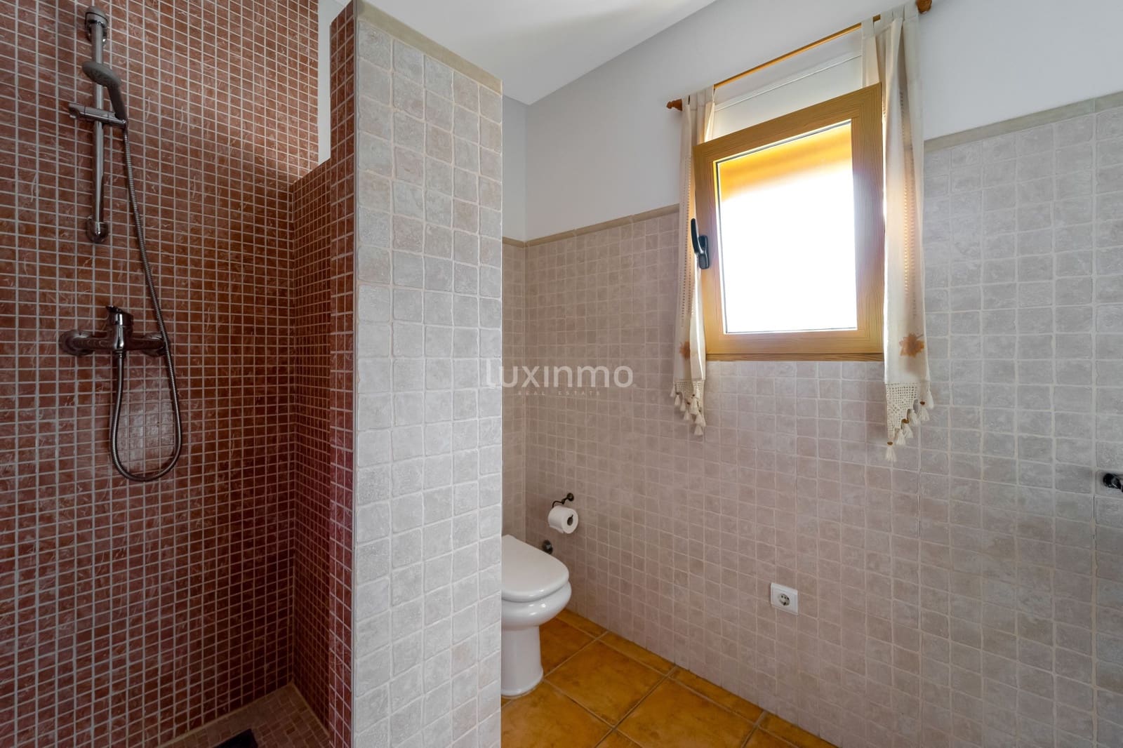 5 bedroom Villa for sale in Calpe / Calp with pool garage - € 649,000 (Ref: 9480871)