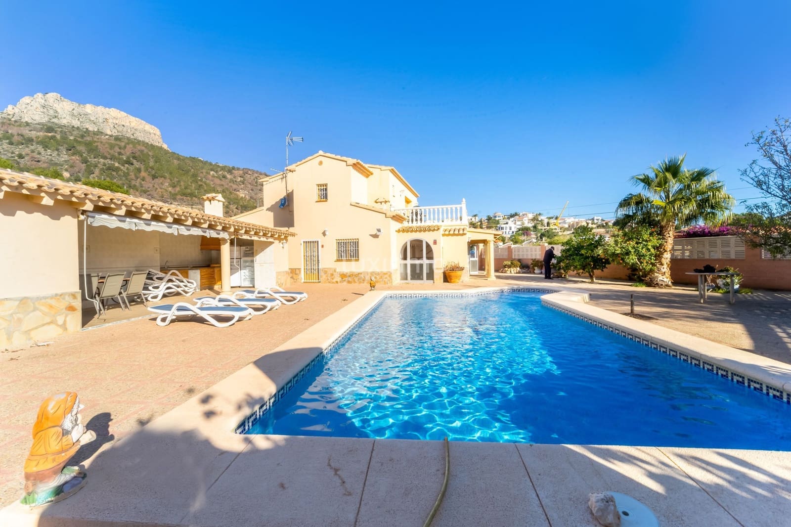 5 bedroom Villa for sale in Calpe / Calp with pool garage - € 649,000 (Ref: 9480871)