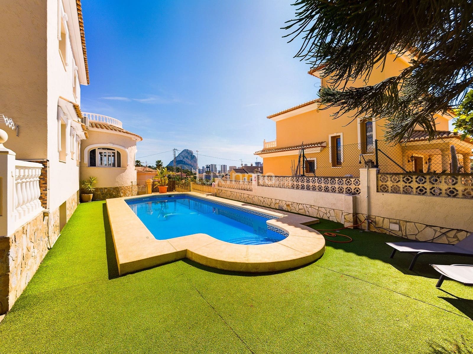 5 bedroom Villa for sale in Calpe / Calp with pool garage - € 625,000 (Ref: 9480889)