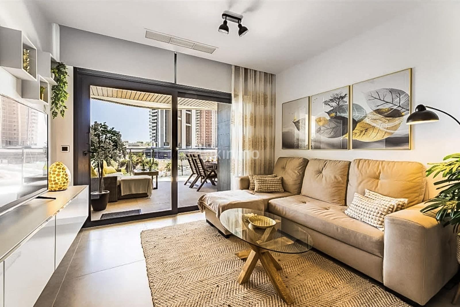 2 bedroom Flat for sale in Benidorm with pool garage - € 530,000 (Ref: 9481717)