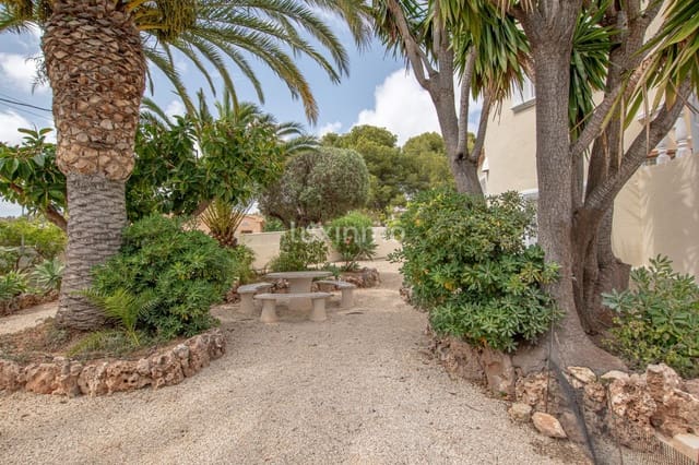 3 bedroom Villa for sale in Calpe / Calp with garage - € 650,000 (Ref: 9481722)