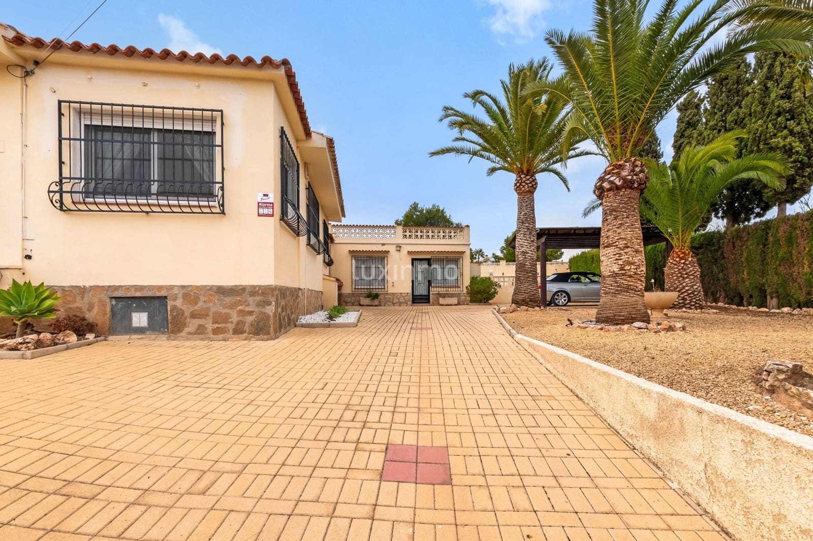 3 bedroom Villa for sale in Alfaz del Pi / L'Alfas del Pi with pool - € 565,000 (Ref: 9481735)