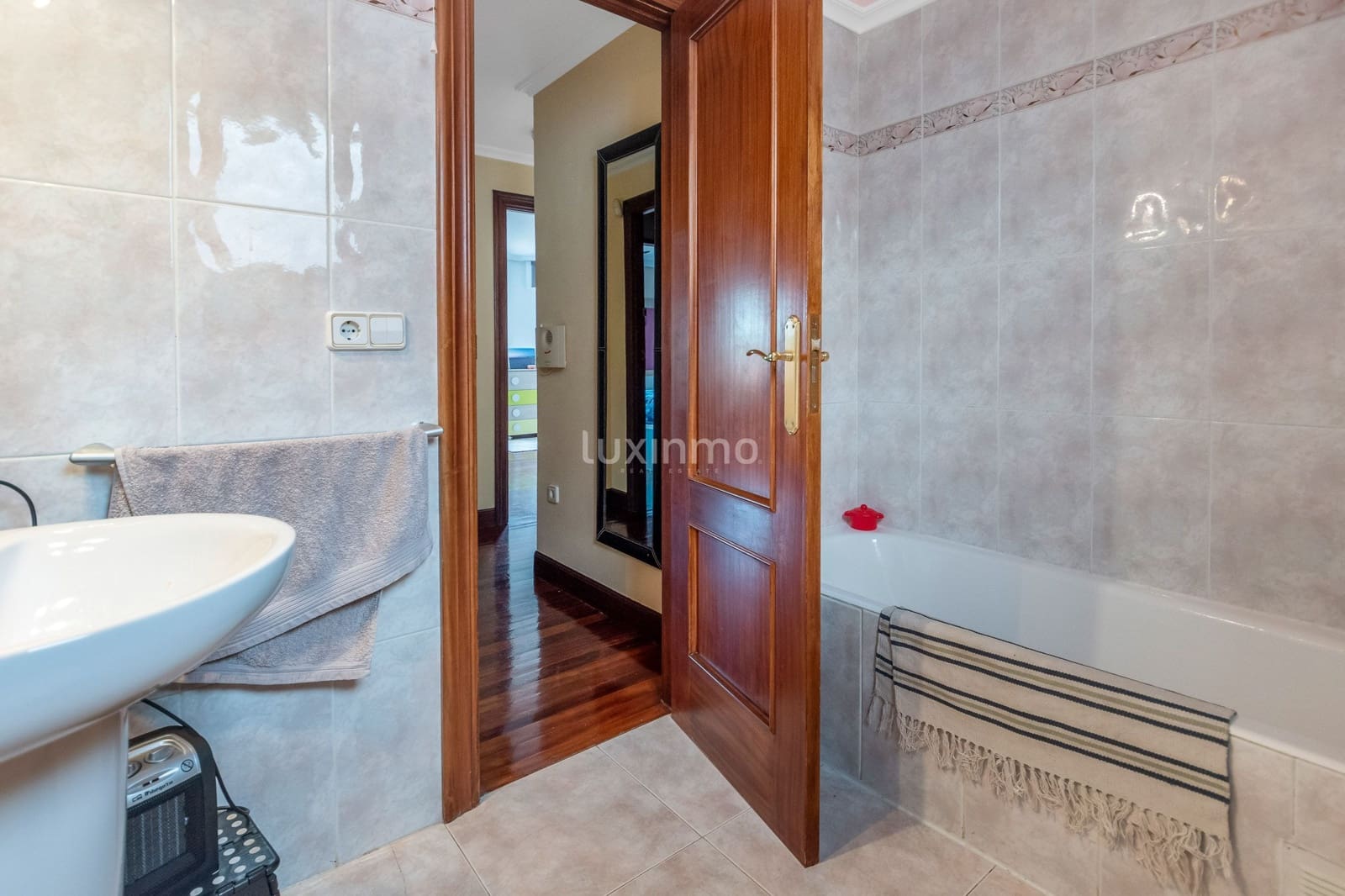 5 bedroom Villa for sale in Alfaz del Pi / L'Alfas del Pi with pool - € 540,000 (Ref: 9481736)