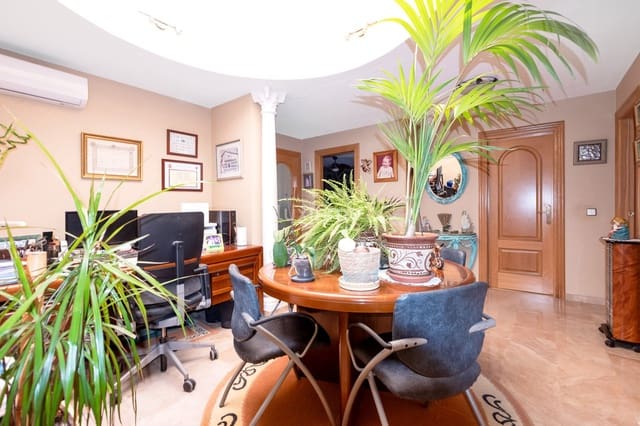 5 sypialnia Willa na sprzedaż w Alfaz del Pi / L'Alfàs del Pi z basenem garażem - 650 000 € (Ref: 9481738)