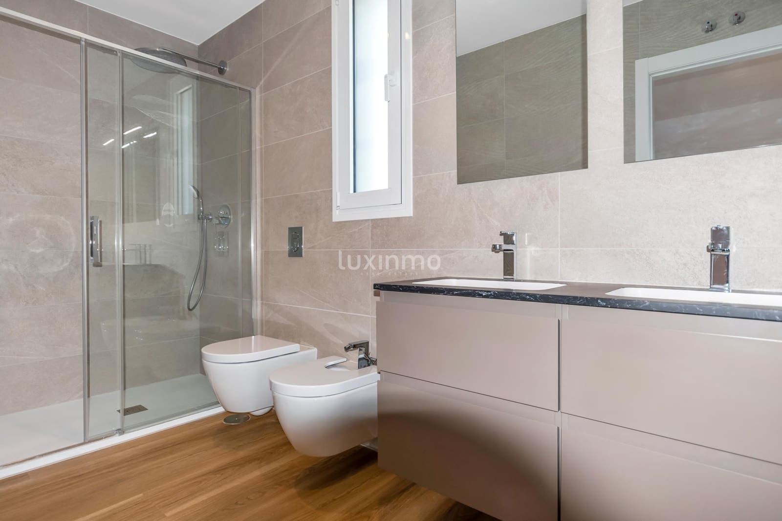 3 bedroom Apartment for sale in Benidorm with pool - € 820,000 (Ref: 9483817)