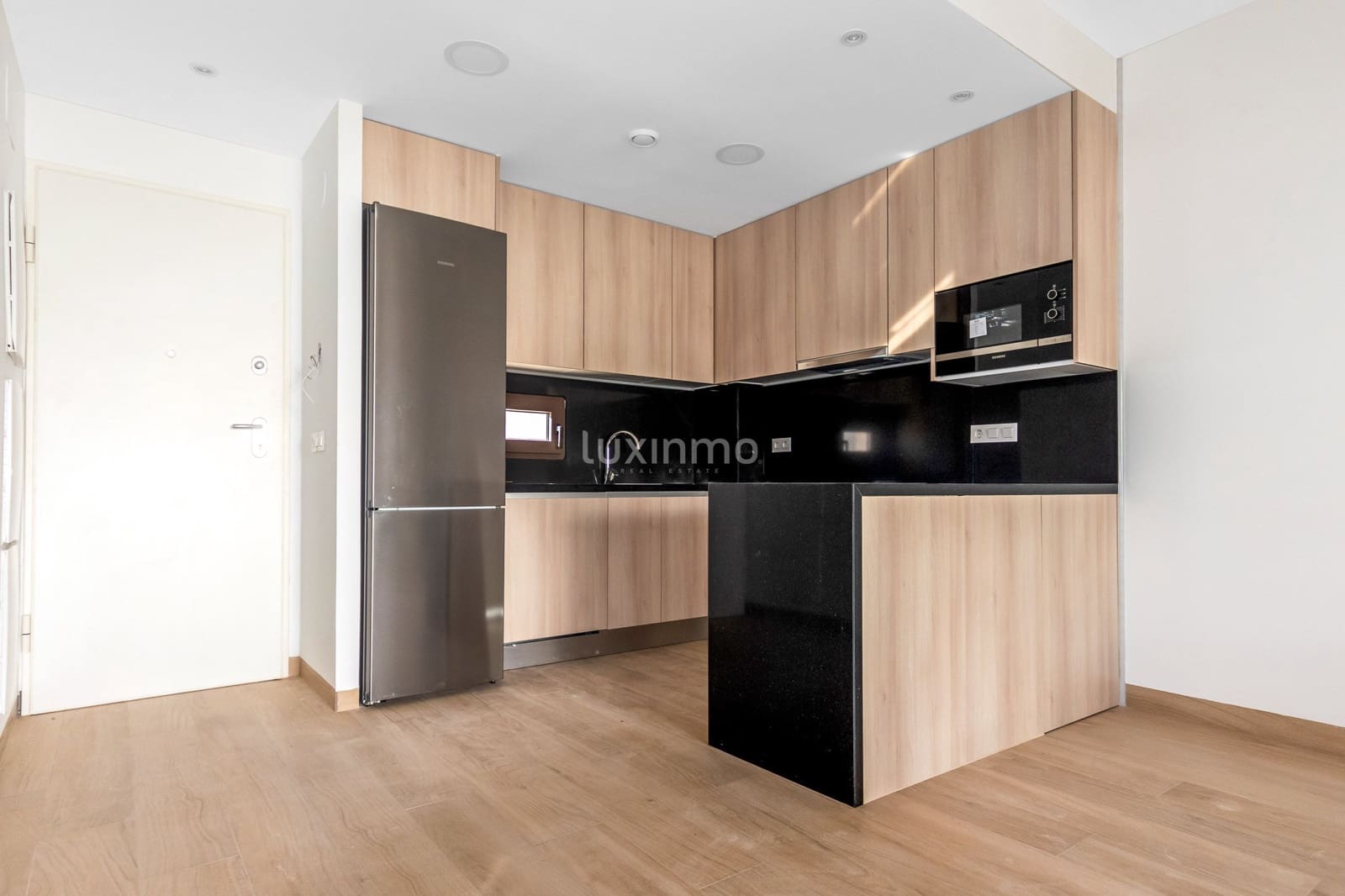 Apartamento de 2 habitaciones en Finestrat en alquiler con piscina garaje - 1.600 € (Ref: 9483945)