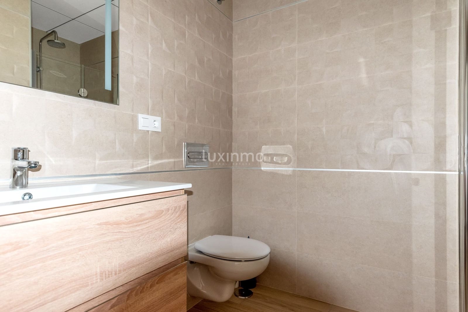 Apartamento de 2 habitaciones en Finestrat en alquiler con piscina garaje - 1.600 € (Ref: 9483945)
