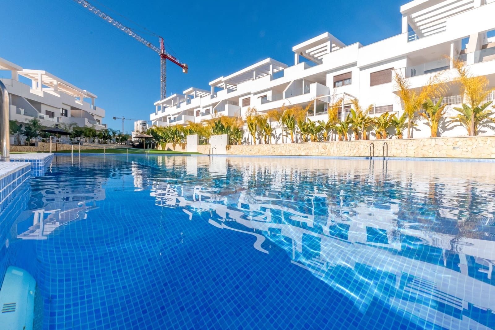 Apartamento de 2 habitaciones en Finestrat en alquiler con piscina garaje - 1.600 € (Ref: 9483945)