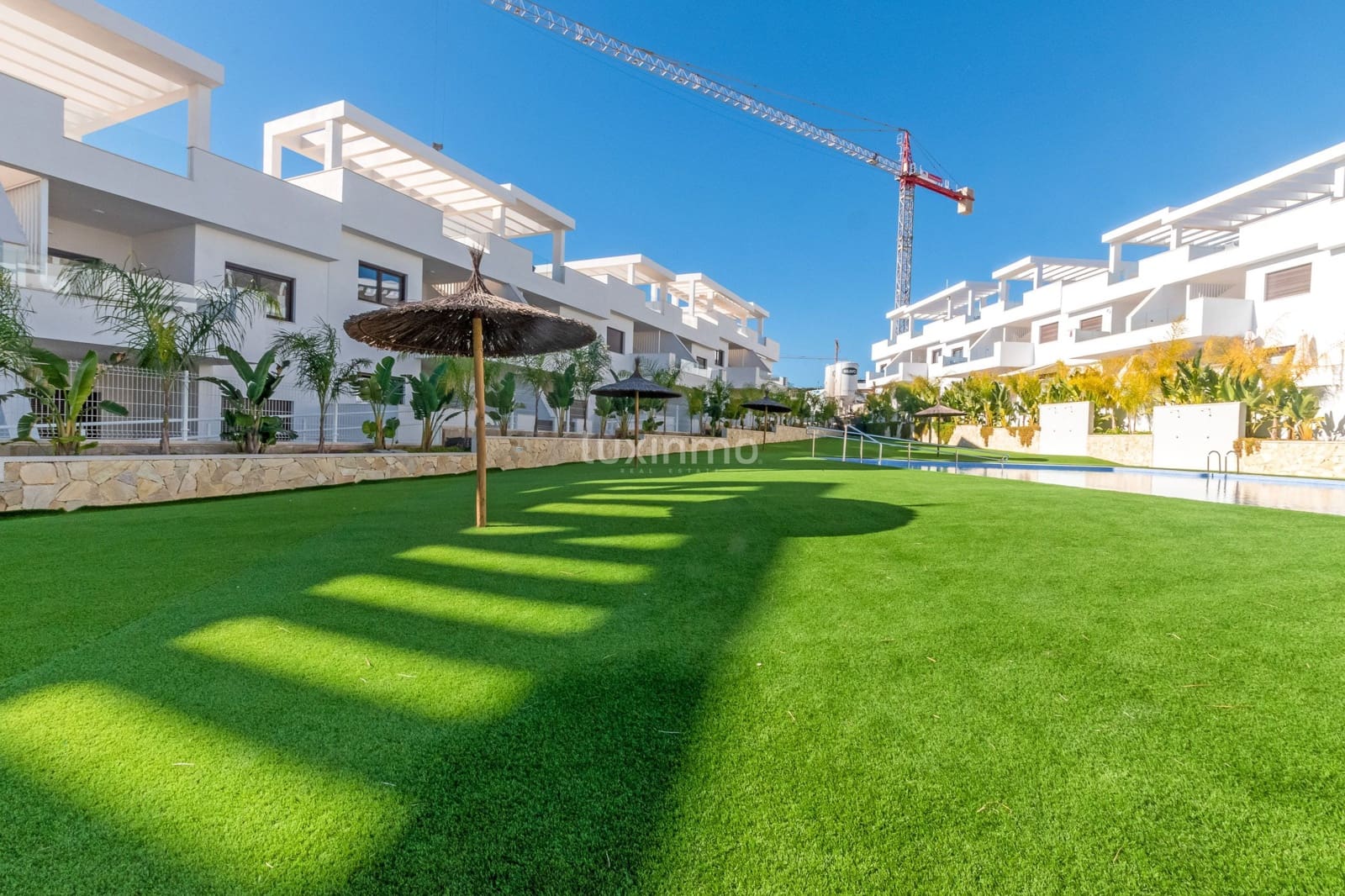 Apartamento de 2 habitaciones en Finestrat en alquiler con piscina garaje - 1.600 € (Ref: 9483945)