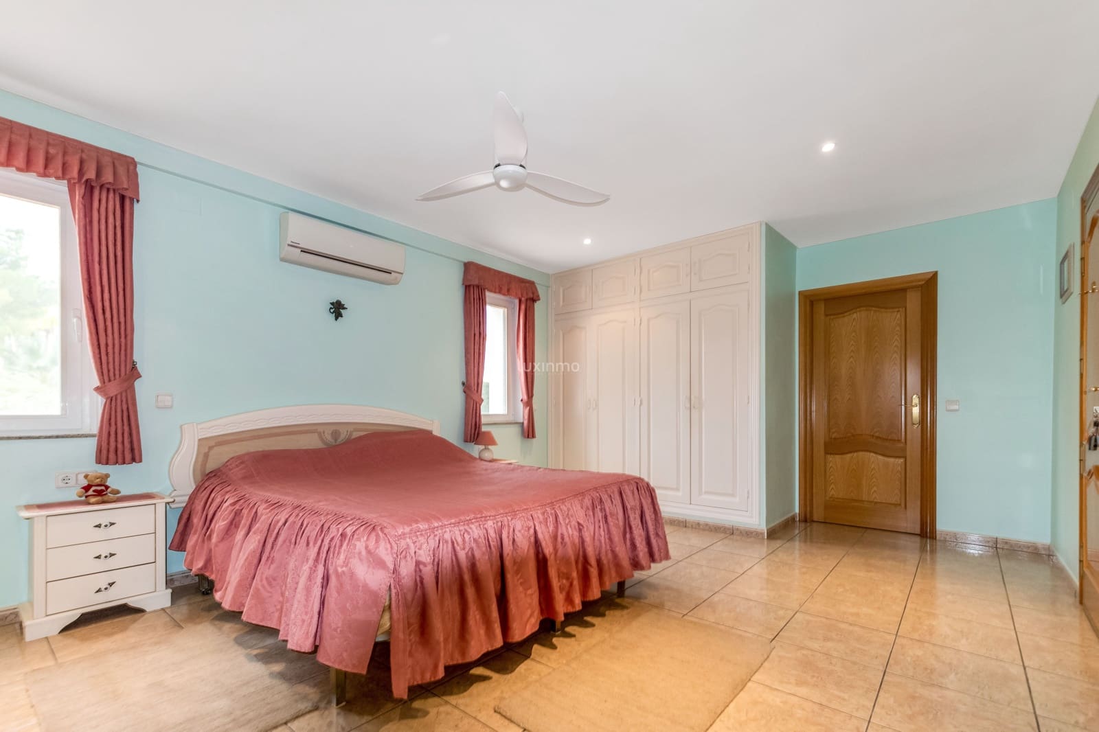 3 bedroom Villa for sale in Altea with pool garage - € 1,100,000 (Ref: 9484068)