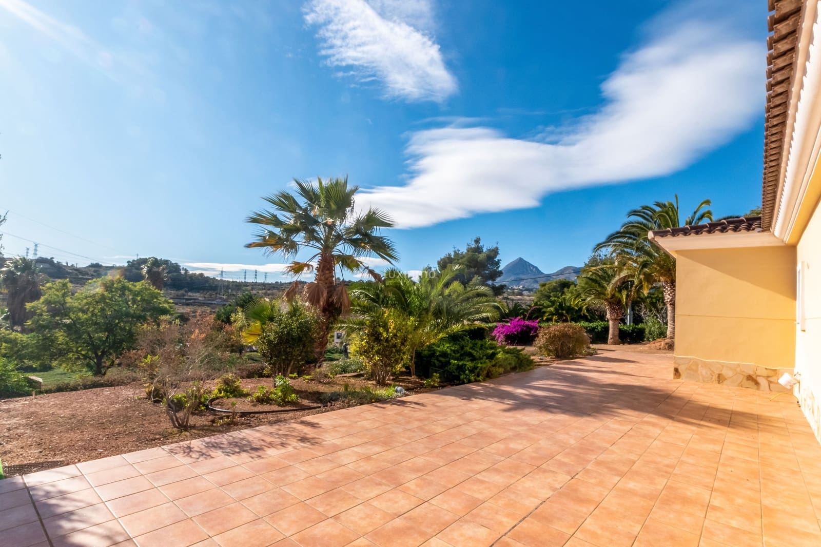 3 bedroom Villa for sale in Altea with pool garage - € 1,100,000 (Ref: 9484068)
