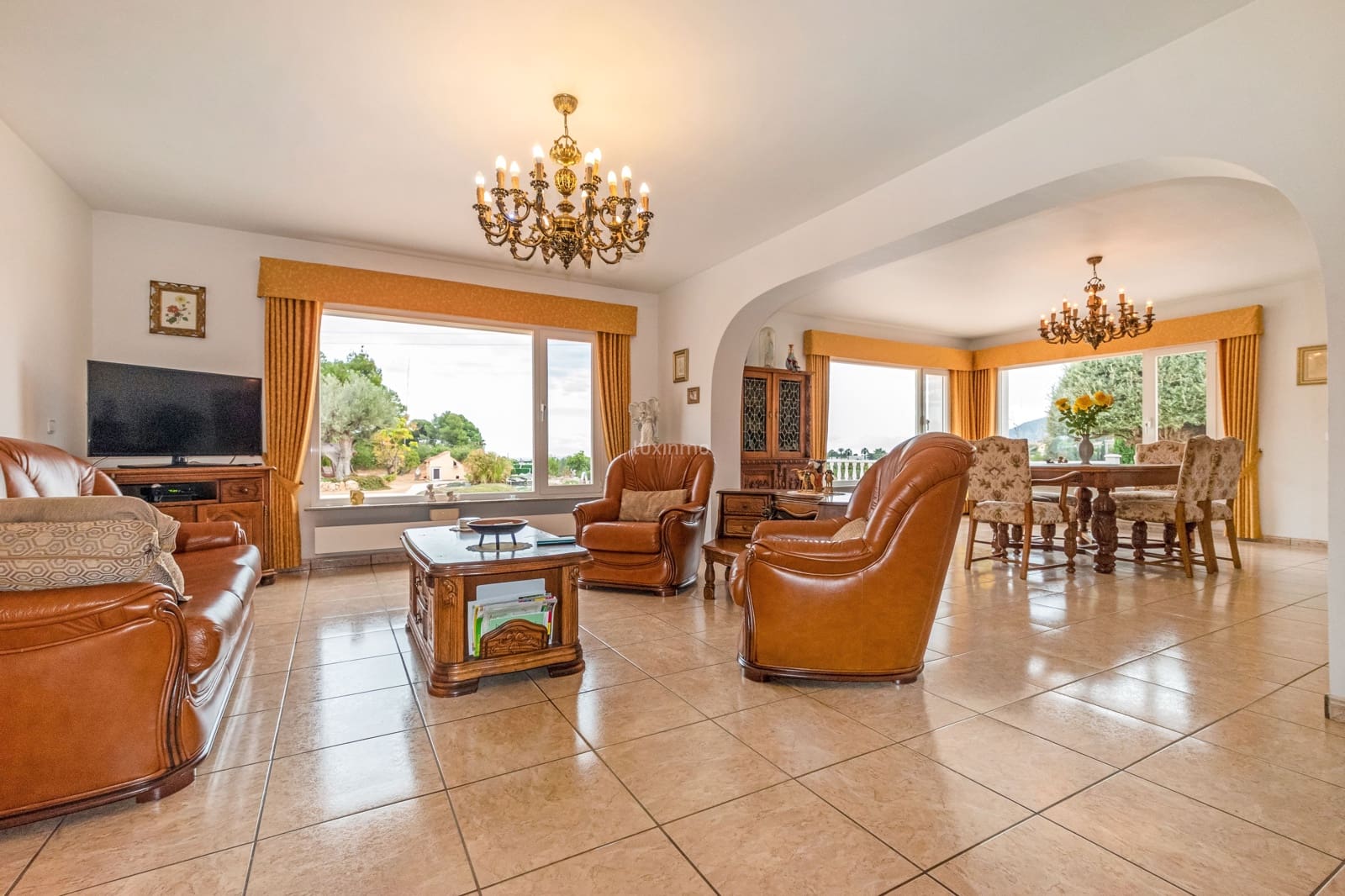 3 bedroom Villa for sale in Altea with pool garage - € 1,100,000 (Ref: 9484068)