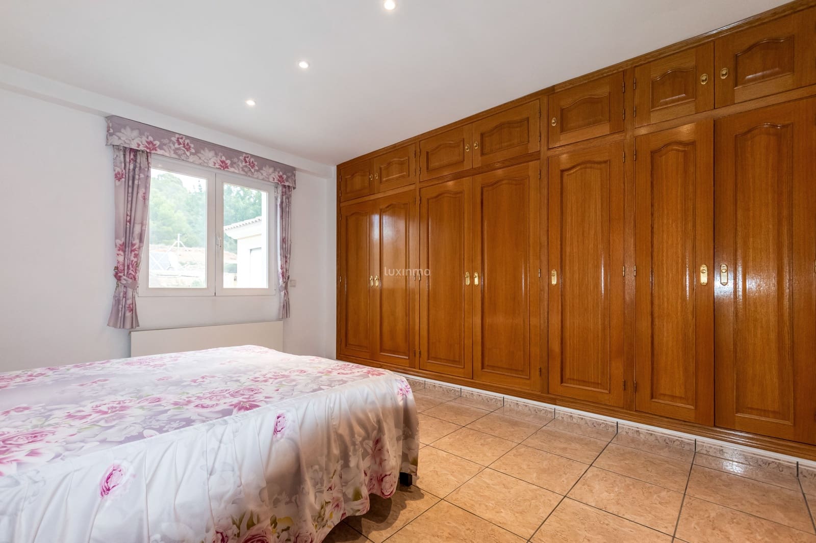 3 bedroom Villa for sale in Altea with pool garage - € 1,100,000 (Ref: 9484068)