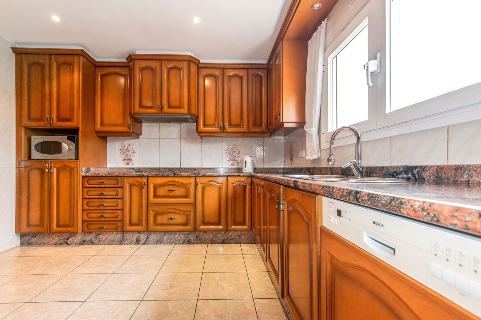 3 bedroom Villa for sale in Altea with pool garage - € 1,100,000 (Ref: 9484068)