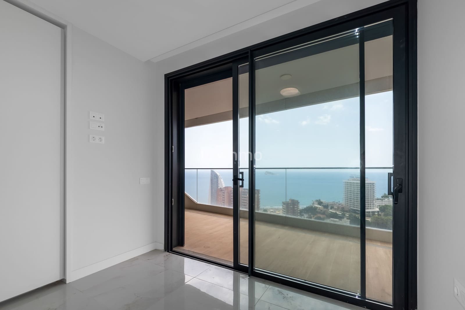 3 bedroom Apartment for sale in Benidorm with pool garage - € 670,000 (Ref: 9485062)