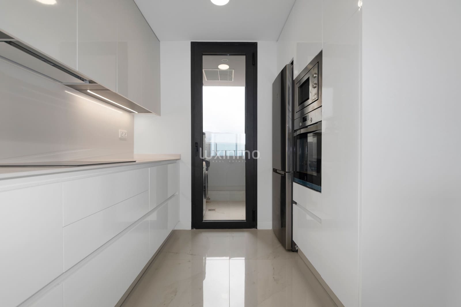 3 bedroom Apartment for sale in Benidorm with pool garage - € 670,000 (Ref: 9485062)