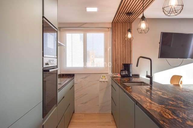 2 slaapkamer Appartement te huur in Calpe / Calp - € 1.900 (Ref: 9487953)