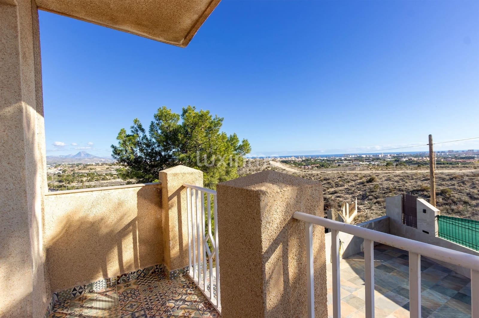 4 bedroom Villa for sale in Muchamiel / Mutxamel with pool garage - € 739,000 (Ref: 9488602)