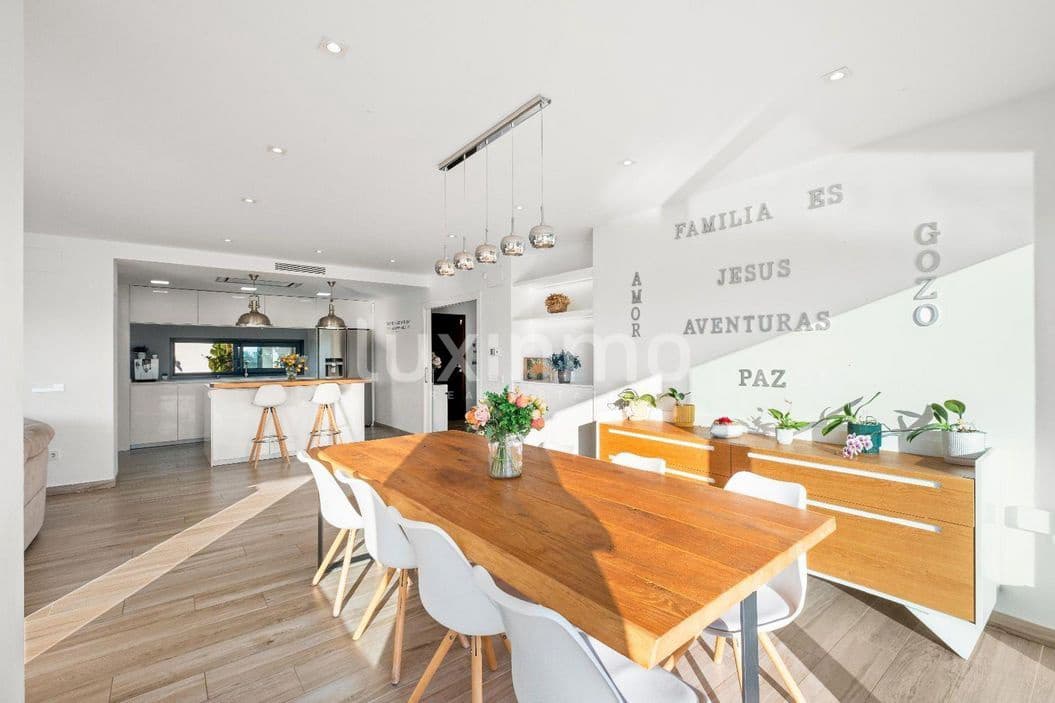 4 bedroom Villa for sale in Teulada with pool garage - € 2,350,000 (Ref: 9489826)