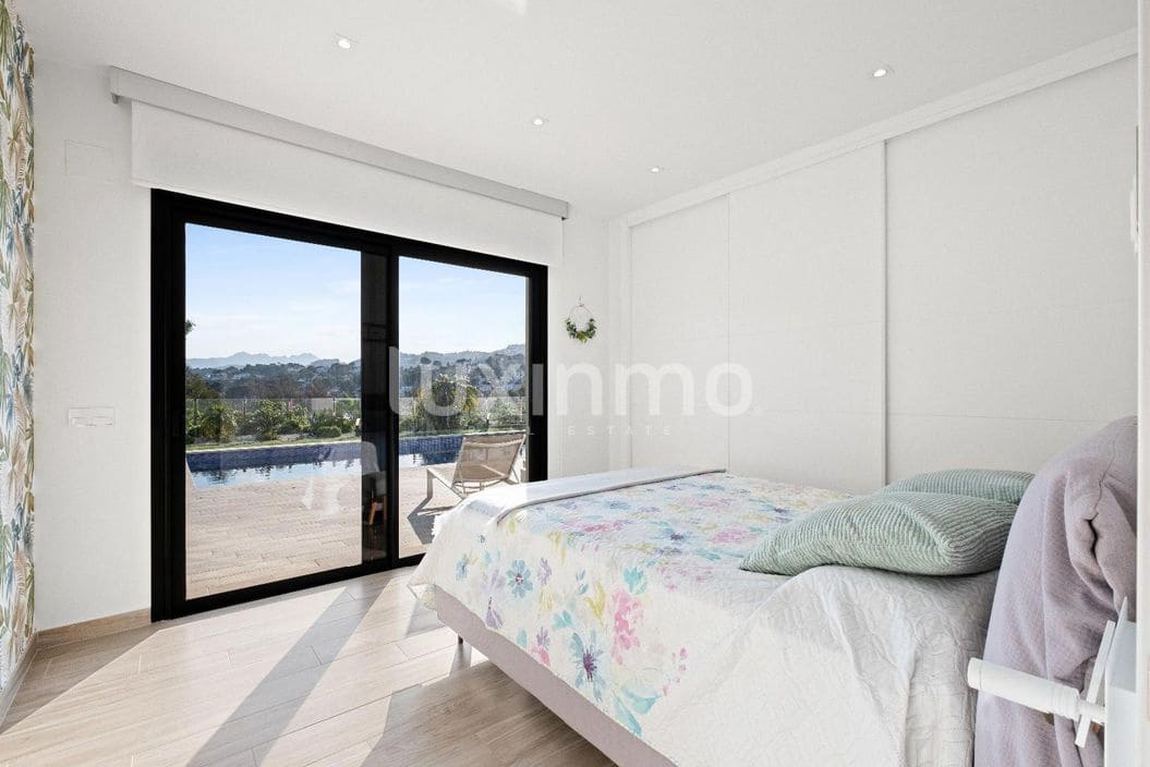 4 bedroom Villa for sale in Teulada with pool garage - € 2,350,000 (Ref: 9489826)