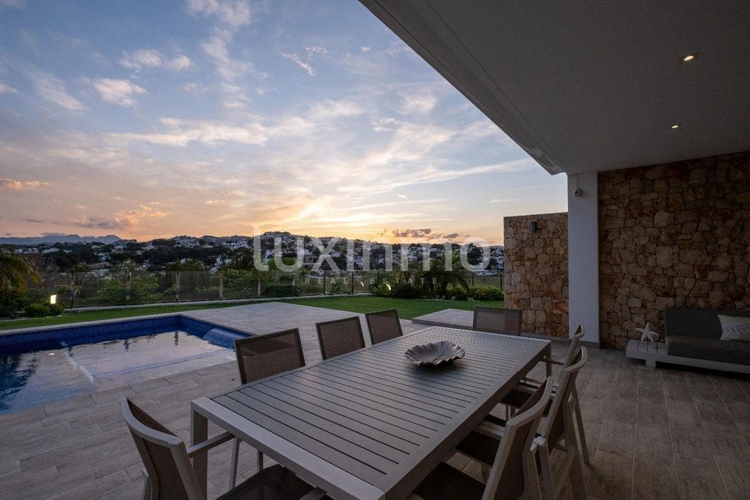4 bedroom Villa for sale in Teulada with pool garage - € 2,350,000 (Ref: 9489826)