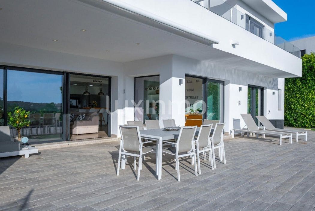 4 bedroom Villa for sale in Teulada with pool garage - € 2,350,000 (Ref: 9489826)