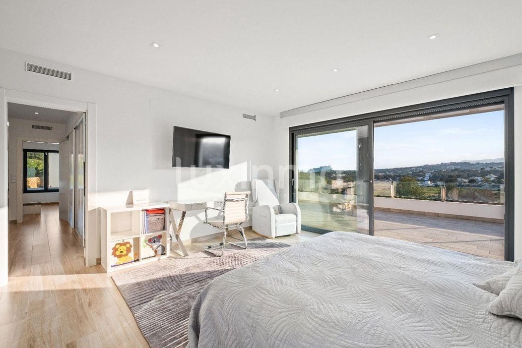 4 bedroom Villa for sale in Teulada with pool garage - € 2,350,000 (Ref: 9489826)