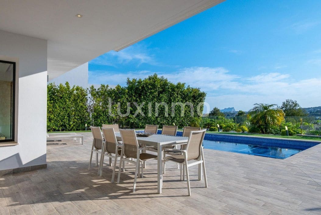 4 bedroom Villa for sale in Teulada with pool garage - € 2,350,000 (Ref: 9489826)