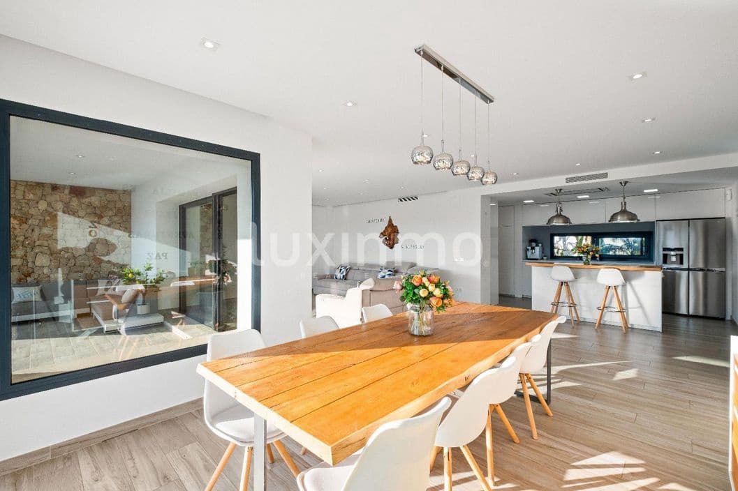 4 bedroom Villa for sale in Teulada with pool garage - € 2,350,000 (Ref: 9489826)