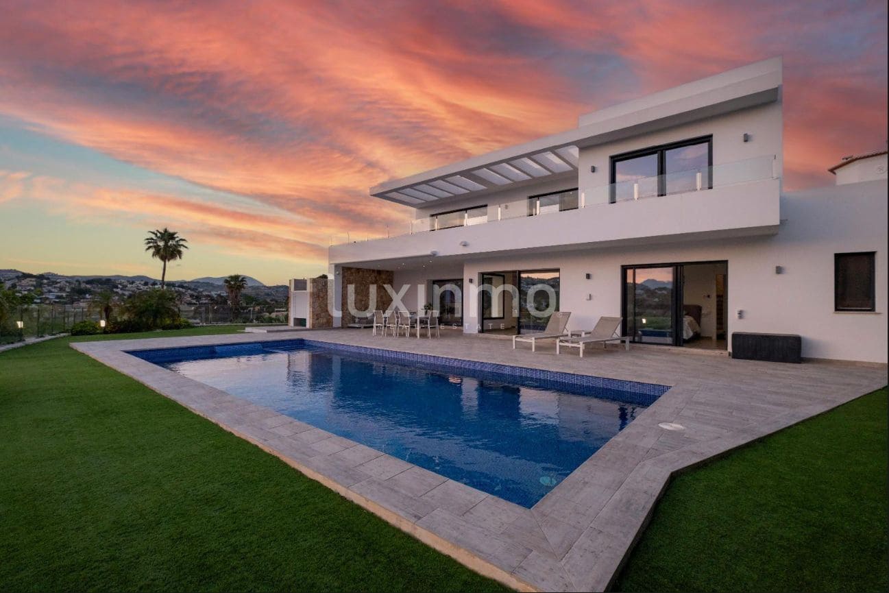 4 bedroom Villa for sale in Teulada with pool garage - € 2,350,000 (Ref: 9489826)