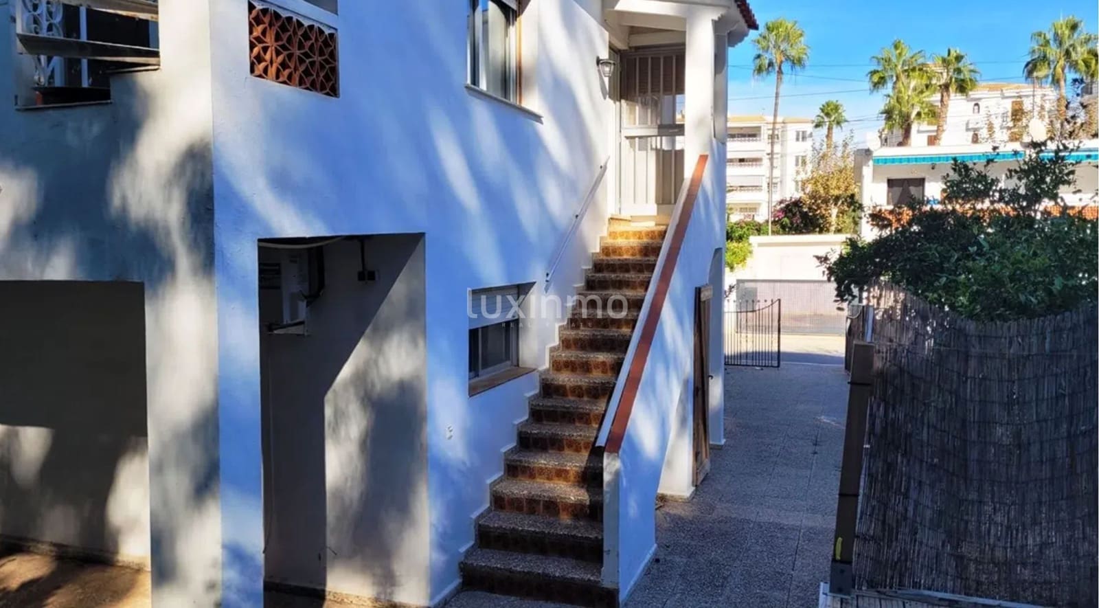 3 bedroom Villa for sale in Alfaz del Pi / L'Alfas del Pi with garage - € 525,000 (Ref: 9496736)