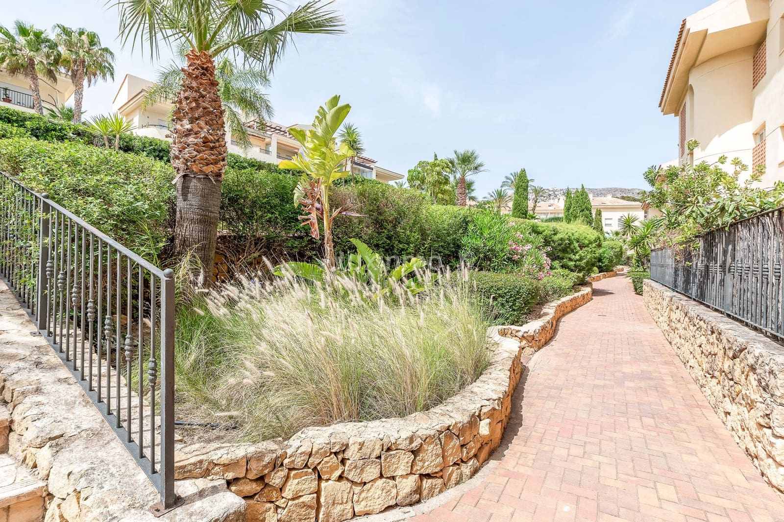 3 bedroom Penthouse for sale in Altea with pool garage - € 460,000 (Ref: 9496753)