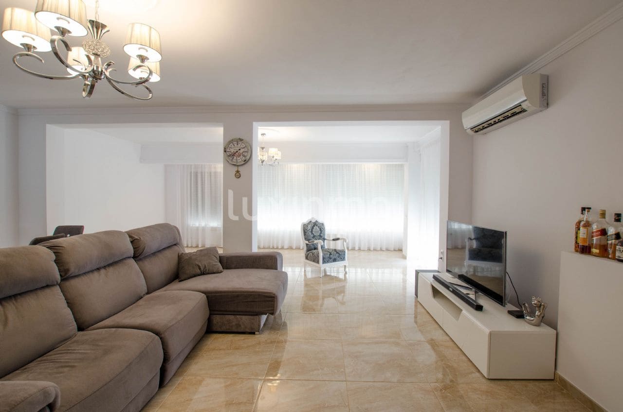 3 bedroom Villa for sale in La Nucia with pool garage - € 640,000 (Ref: 9496765)