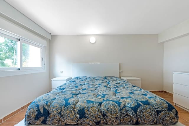 4 sypialnia Willa na sprzedaż w La Nucia z basenem garażem - 625 000 € (Ref: 9498101)