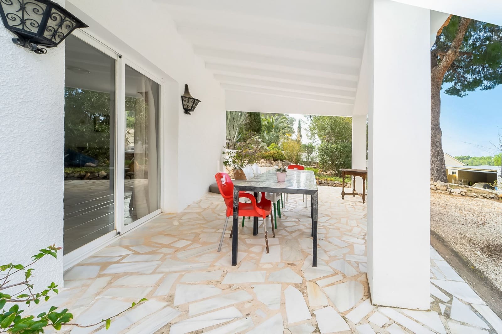 6 bedroom Villa for sale in Altea with pool garage - € 740,000 (Ref: 9498110)