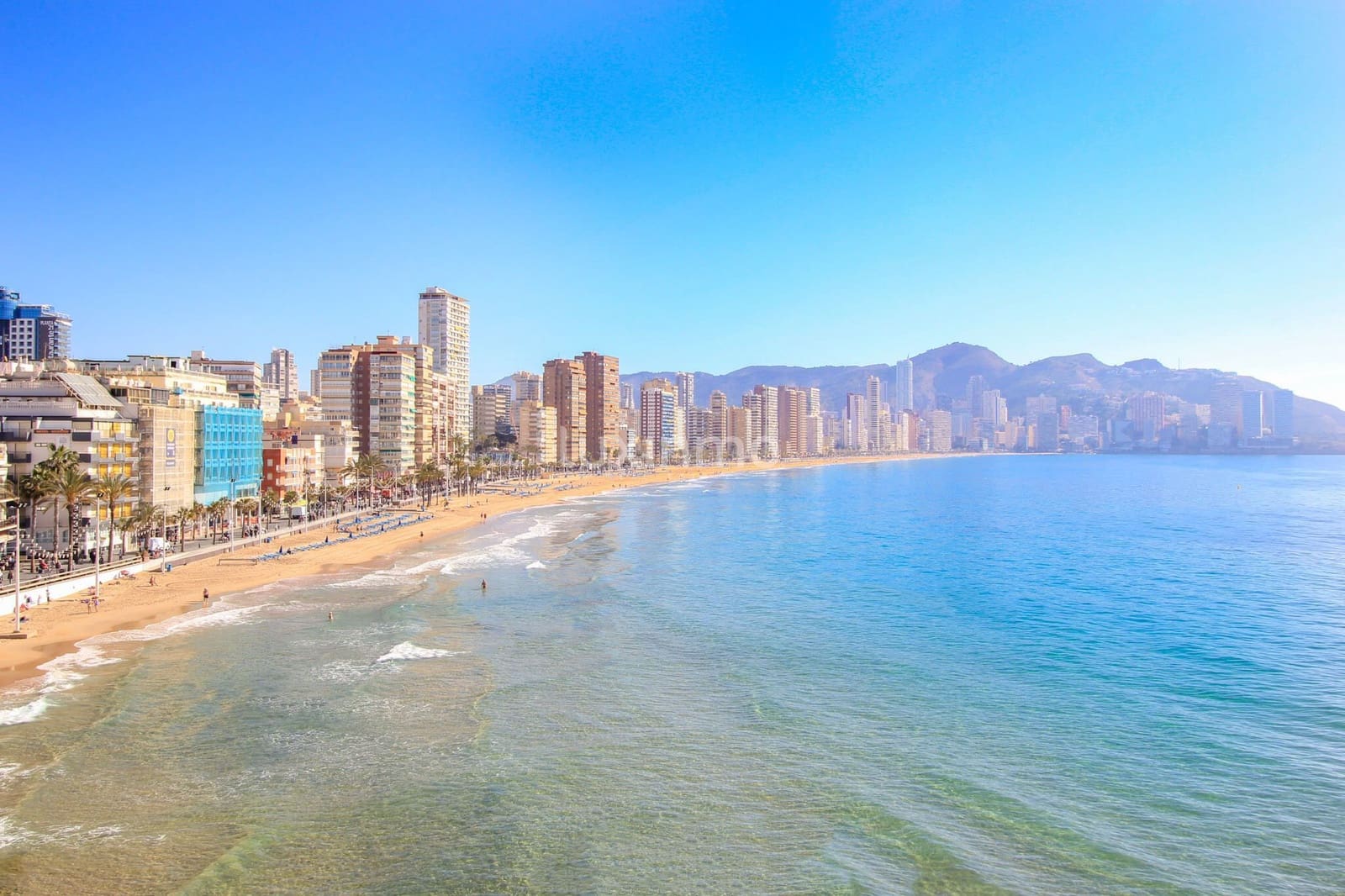 2 bedroom Apartment for sale in Benidorm with pool garage - € 329,000 (Ref: 9499580)